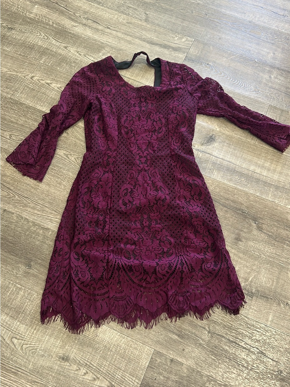 Bebe Women’s Lace Scoop Neck Dress - Wine